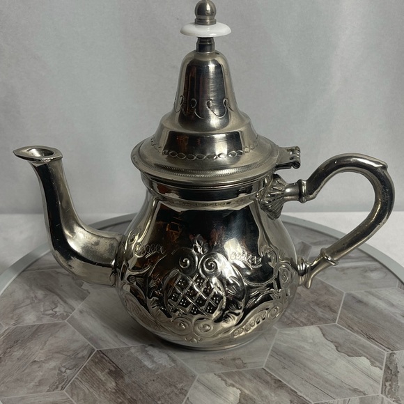 Vintage Silver Tone Moroccan Teapot Embossed Hinged Lid 8in Tall